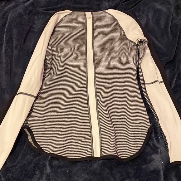 Lululemon long sleeve - Picture 2 of 2